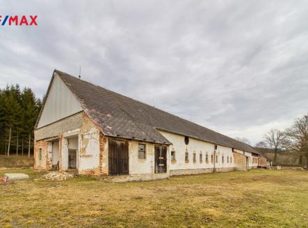 Pronájem - zemědělský objekt, 700 m²