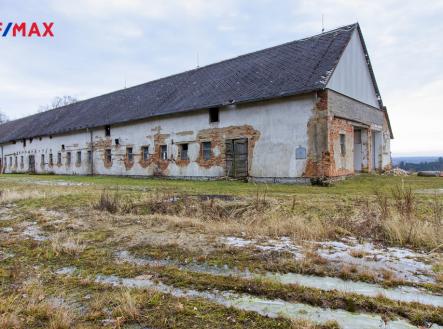 Pronájem - zemědělský objekt, 700 m²