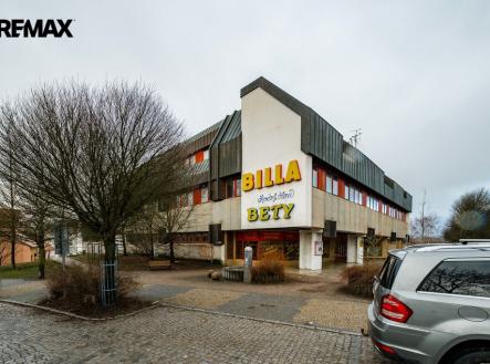 Pronájem obchodní prostor, 1 305 m²