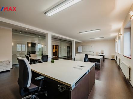 Prodej kanceláře, 214 m²