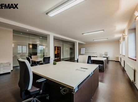 Prodej kanceláře, 214 m²