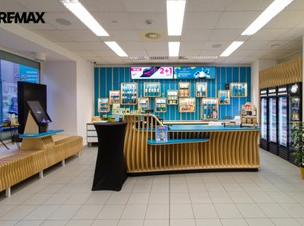 Pronájem obchodní prostory, 168 m²