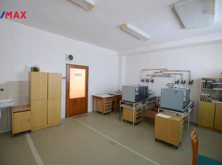Pronájem skladovací prostor, 92 m²