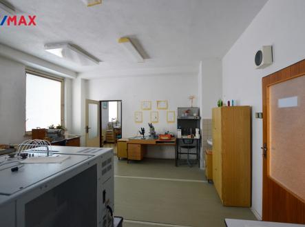 Pronájem skladovací prostor, 92 m²