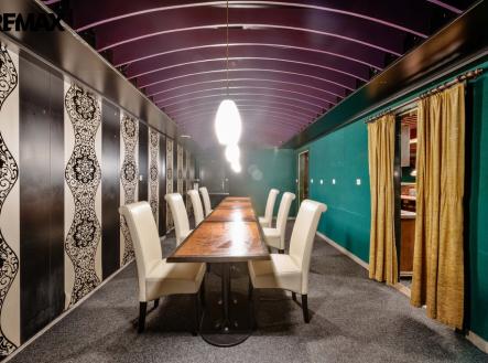 Pronájem restaurace, 305 m²