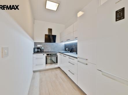 Pronájem bytu, 2+kk, 97 m²