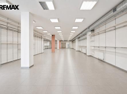 Pronájem obchodní prostory, 528 m²