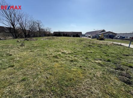 Prodej pozemku pro komerční výstavbu, 2 400 m²