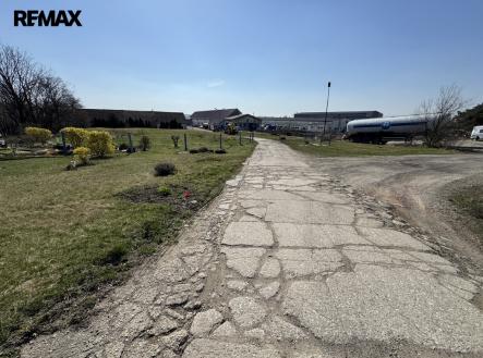 Prodej pozemku pro komerční výstavbu, 2 400 m²