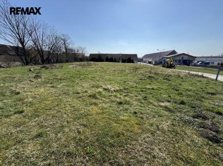 Prodej pozemku pro komerční výstavbu, 2 400 m²