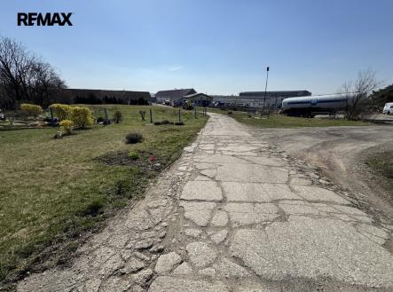 Prodej pozemku pro komerční výstavbu, 2 400 m²