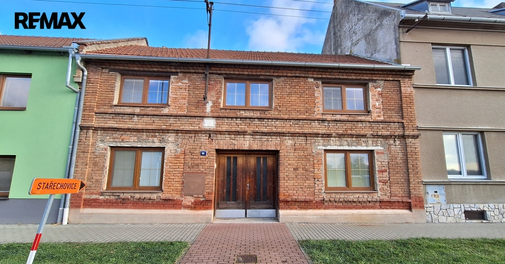 Pohled na dům z ulice