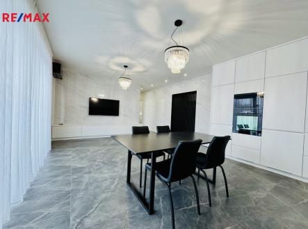 Pronájem bytu, 4+kk, 125 m²