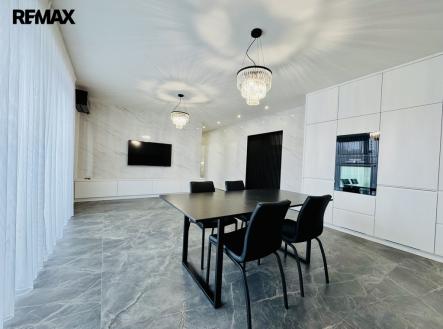 Pronájem bytu, 4+kk, 125 m²