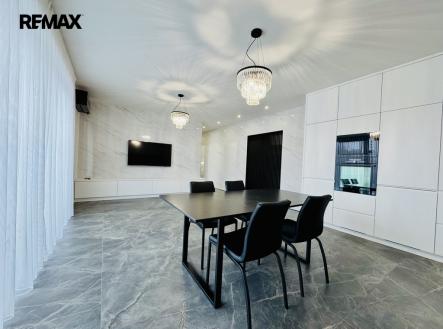 Pronájem bytu, 4+kk, 125 m²