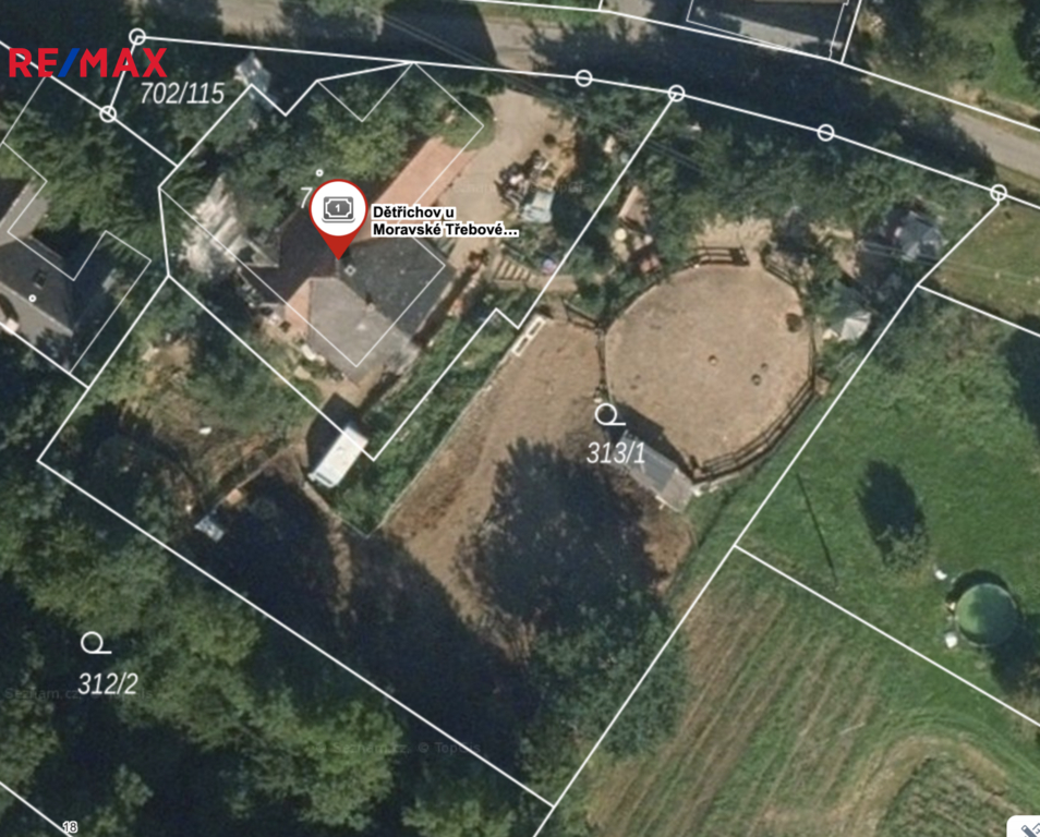 Pohled na soubor pozemků