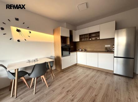 Pronájem bytu, 2+kk, 64 m²