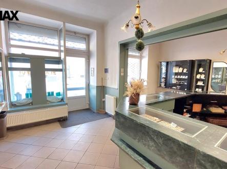 Prodej obchodní prostory, 57 m²