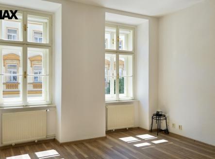 Pronájem kanceláře, 58 m²