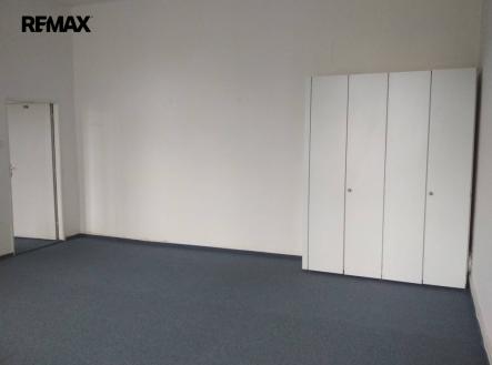 Pronájem kanceláře, 150 m²