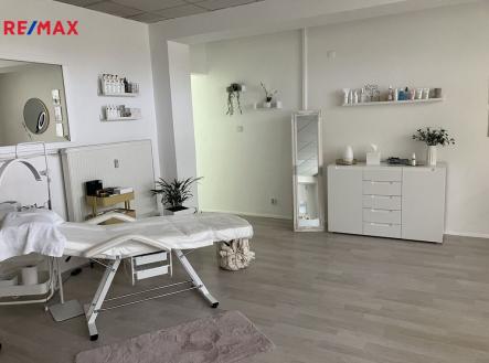 Pronájem - obchodní prostor, 53 m²