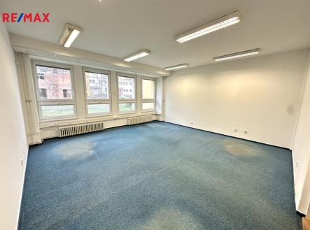 Pronájem kanceláře, 43 m²