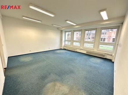 Pronájem kanceláře, 43 m²