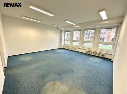 Pronájem kanceláře, 43 m²