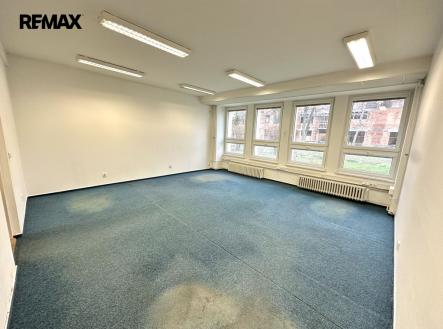 Pronájem kanceláře, 43 m²