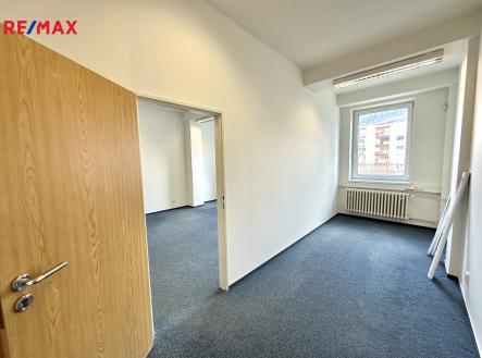 Pronájem kanceláře, 179 m²