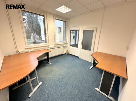 Pronájem kanceláře, 179 m²