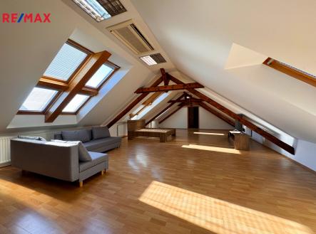 Pronájem kanceláře, 120 m²