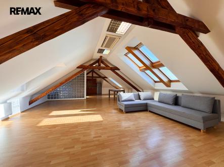 Pronájem kanceláře, 120 m² obrázek