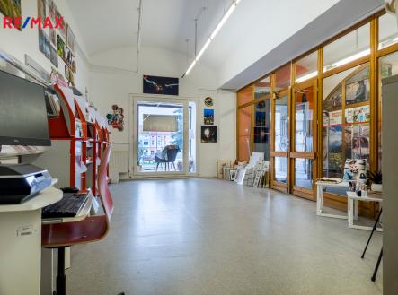 Pronájem - obchodní prostor, 80 m²
