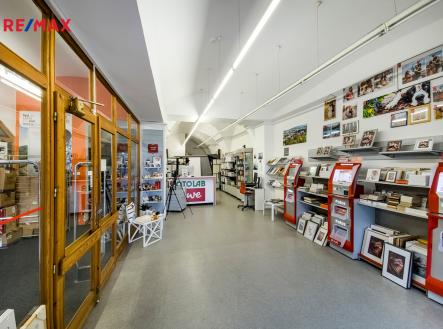 Pronájem - obchodní prostor, 80 m²