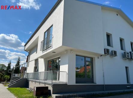 Pronájem obchodní prostor, 192 m²