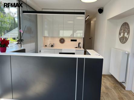 Pronájem obchodní prostor, 206 m²