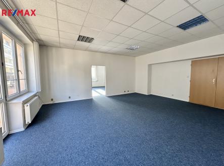 Pronájem kanceláře, 70 m²