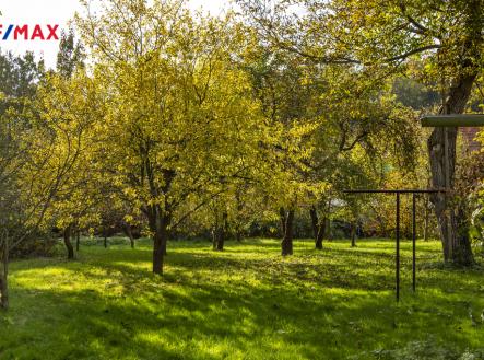 Prodej pozemku pro bydlení, 1 693 m²