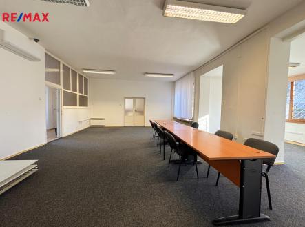 Pronájem kanceláře, 166 m²
