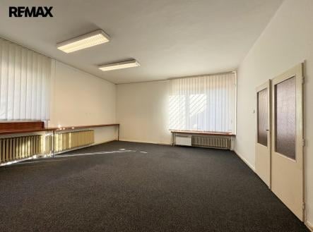 Pronájem kanceláře, 166 m²