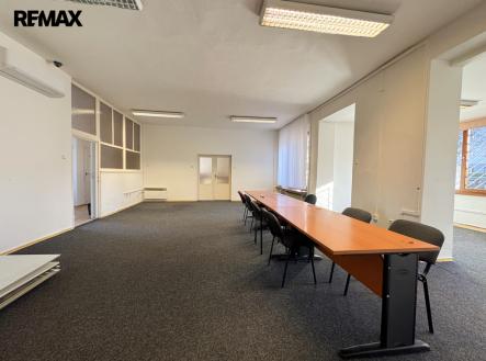 Pronájem kanceláře, 166 m²
