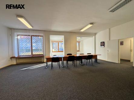 Pronájem kanceláře, 166 m²