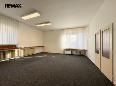 Pronájem kanceláře, 166 m²
