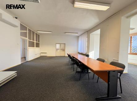 Pronájem kanceláře, 166 m²