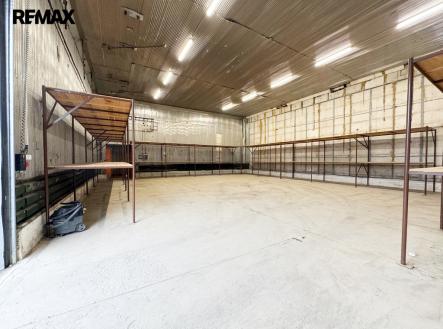 Pronájem skladovací prostor, 232 m²
