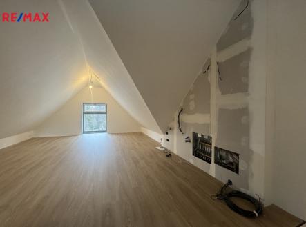 Pronájem bytu, 2+kk, 100 m²