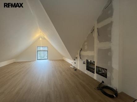 Pronájem bytu, 2+kk, 100 m²