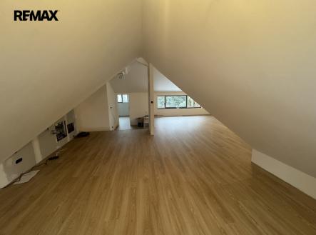 Pronájem bytu, 2+kk, 100 m²