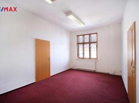 Pronájem kanceláře, 90 m²